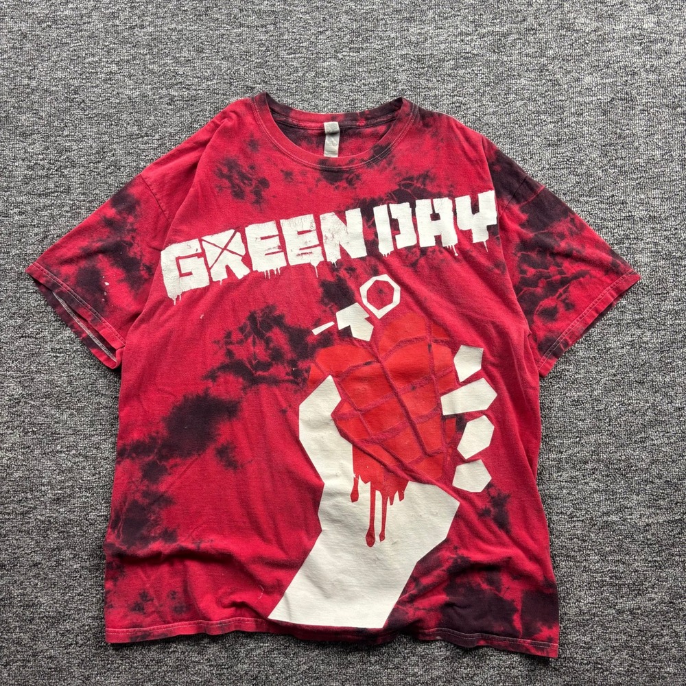 Vintage Y2K Green Day American Idiot Punk Rock Band T-Shirt Red Tie Dye Size XL